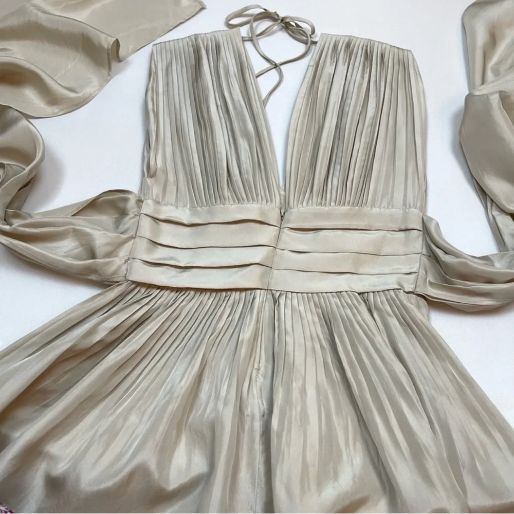 BCBGMaxAzria 100% Silk Color-block Pleated Fit & Flare Cocktail Dress - Picture 4 of 10